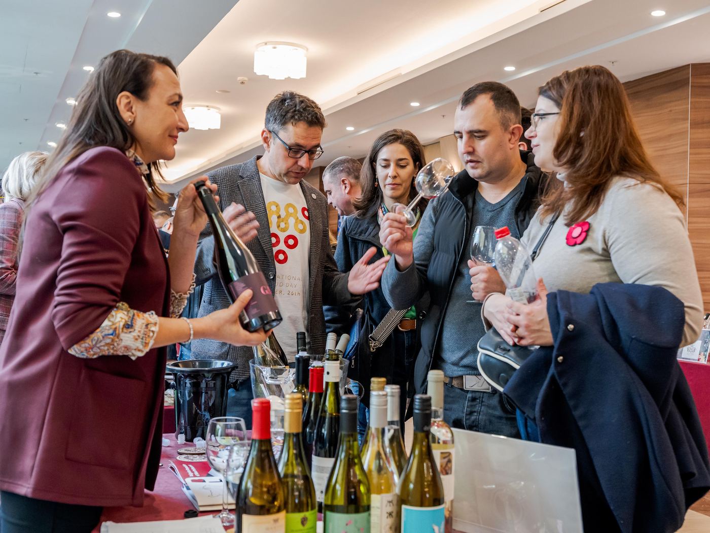 Vinuri expuse și degustări la standurile din Treasures of the East 2025